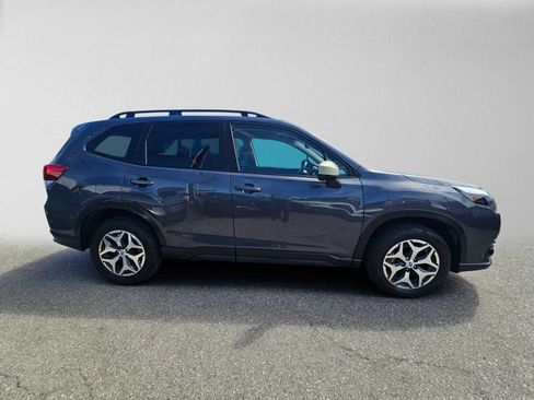 Certified 2023 Subaru Forester Premium w/ Popular Package #2 AWD/4WD image 2
