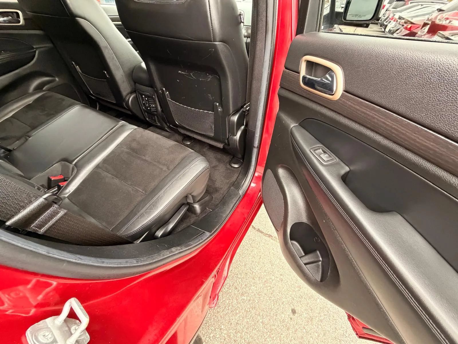 Used 2014 Jeep Grand Cherokee Altitude AWD/4WD image 9