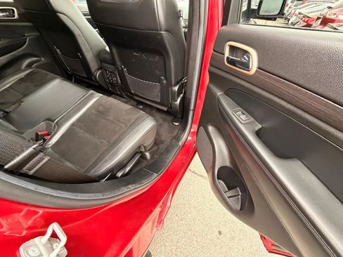 Used 2014 Jeep Grand Cherokee Altitude AWD/4WD image 9