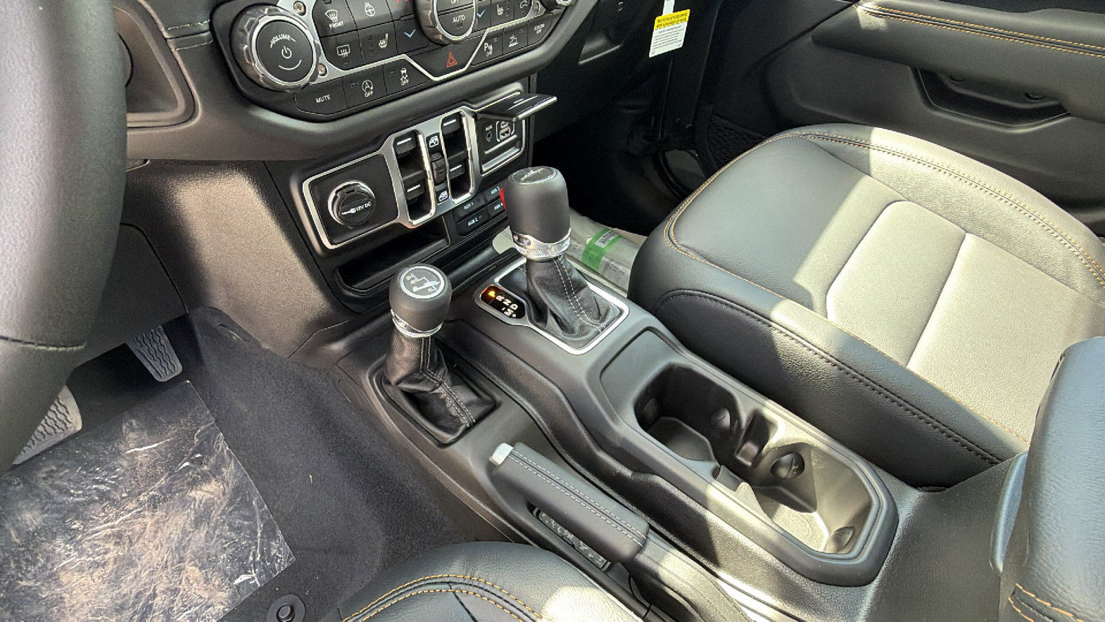 New 2026 Jeep Gladiator Sport AWD/4WD image 25
