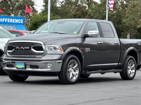 Used 2019 RAM 1500 Laramie w/ Convenience Group AWD/4WD image 7