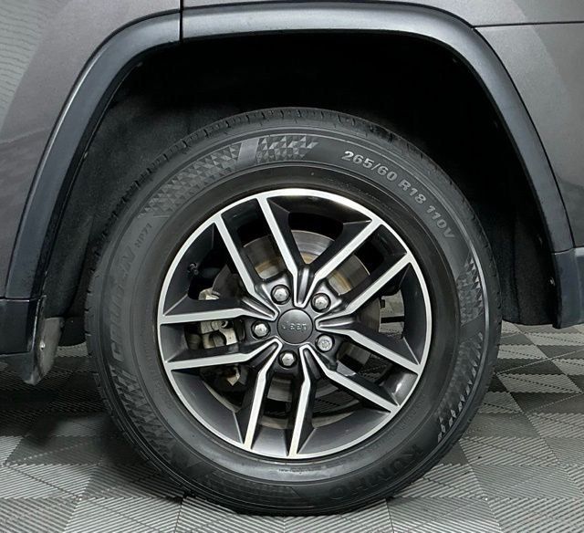 Used 2020 Jeep Grand Cherokee Limited w/ Trailer Tow Group IV RWD image 11
