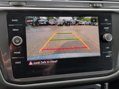 Used 2024 Volkswagen Tiguan SE AWD/4WD image 22
