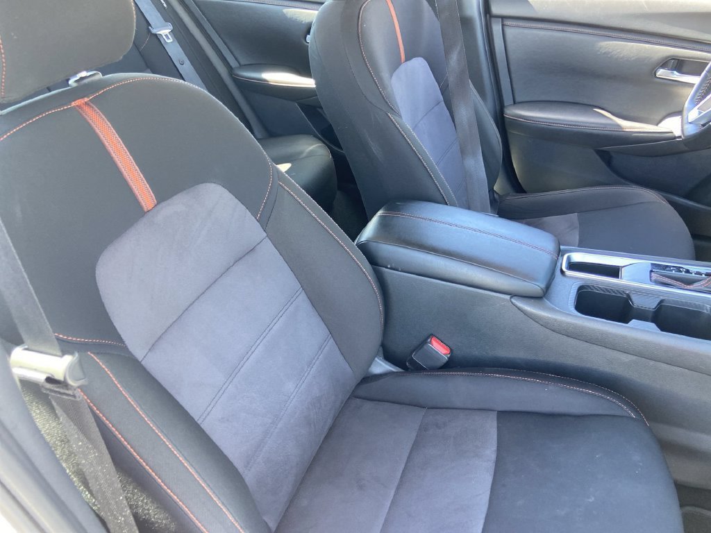 Used 2025 Nissan Sentra SR FWD image 22