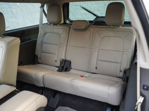 Used 2023 Lincoln Navigator L Reserve AWD/4WD image 24