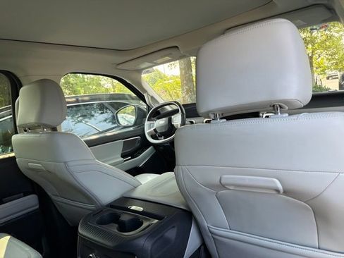 Used 2025 Ford Expedition Platinum AWD/4WD image 30