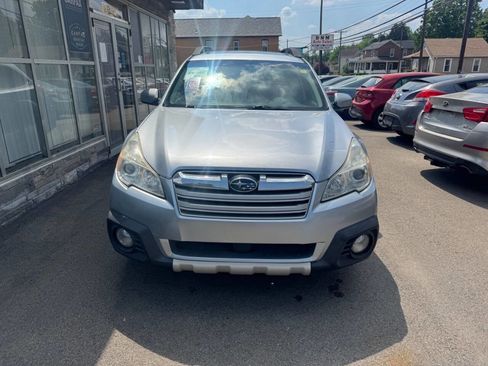 Used 2014 Subaru Outback 2.5i Limited AWD/4WD image 2