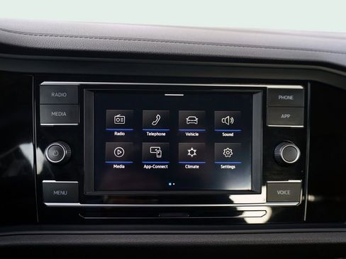 Used 2024 Volkswagen Jetta SE image 26