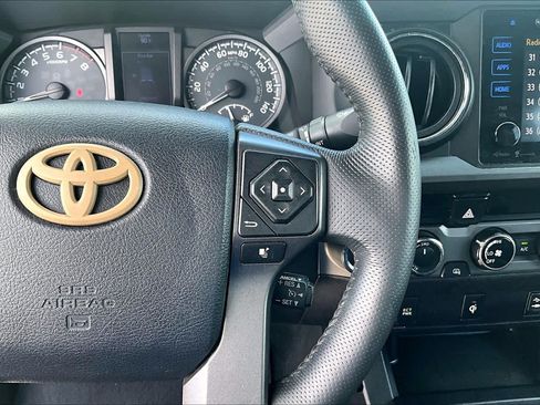 Used 2017 Toyota Tacoma TRD Off-Road w/ Tow Package (A/T) AWD/4WD image 21