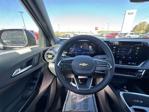 New 2026 Chevrolet Equinox LT w/ Convenience Package II image 14