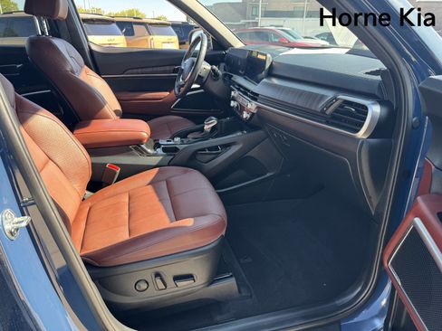Certified 2024 Kia Telluride EX w/ EX Captain's Chair Package FWD image 27