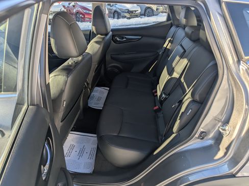 Used 2022 Nissan Rogue Sport SL w/ Premium Package image 14