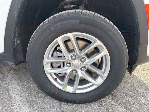 New 2026 Jeep Grand Cherokee L Laredo image 42