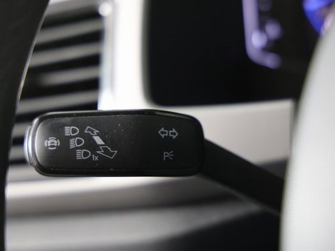 Used 2020 Volkswagen Atlas Cross Sport SEL image 23