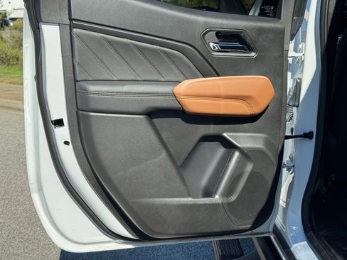 New 2025 GMC Canyon AT4 w/ Nightfall Edition image 21