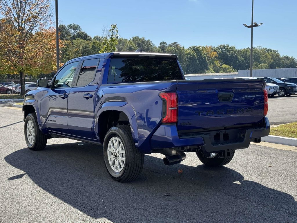 Used 2025 Toyota Tacoma SR5 AWD/4WD image 24