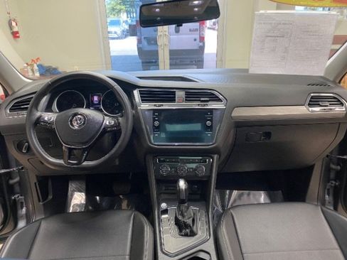 Used 2021 Volkswagen Tiguan SE FWD image 20