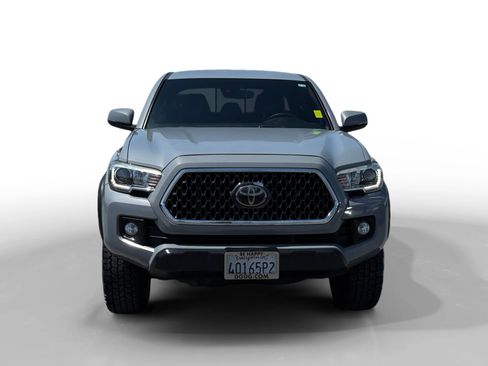 Used 2019 Toyota Tacoma TRD Off-Road w/ Technology Package AWD/4WD image 8