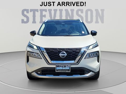 Used 2022 Nissan Rogue Platinum w/ Head-Up Display Package AWD/4WD image 2