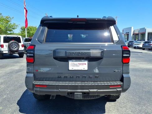 Used 2026 Toyota 4Runner TRD Off-Road Premium AWD/4WD image 2