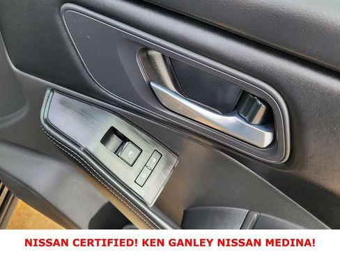Certified 2025 Nissan Rogue SV image 50