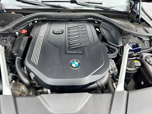 Used 2022 BMW 740i xDrive w/ Luxury Rear Seating Package image 33