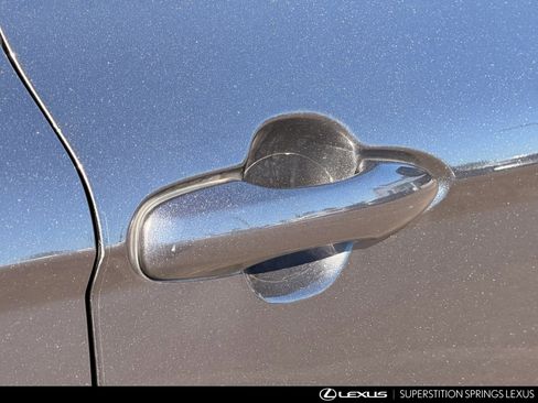 Used 2019 Toyota Camry SE image 10