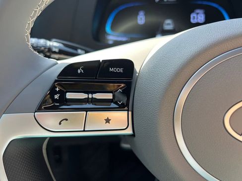 Used 2025 Hyundai Elantra Sport image 16