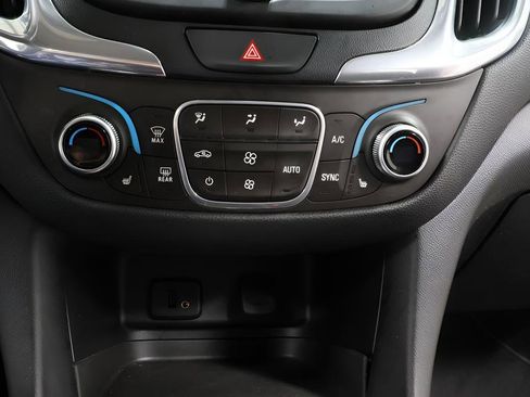 Used 2018 Chevrolet Equinox LT image 10