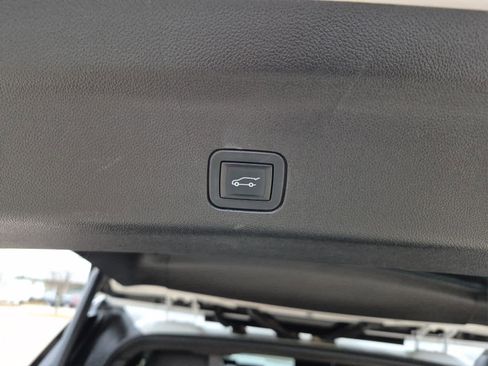 Certified 2025 GMC Yukon Denali w/ Denali Reserve Package image 11