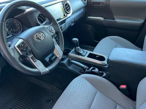 Used 2022 Toyota Tacoma SR5 AWD/4WD image 10
