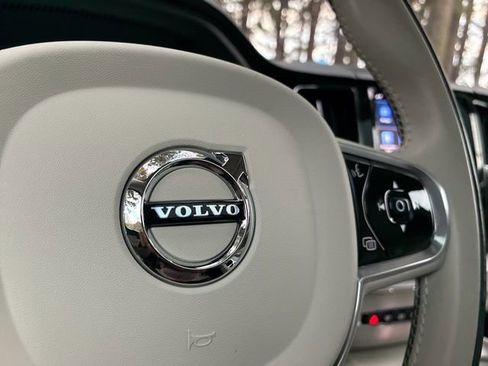 Used 2023 Volvo XC60 B6 Ultimate w/ Protection Package Premier image 30