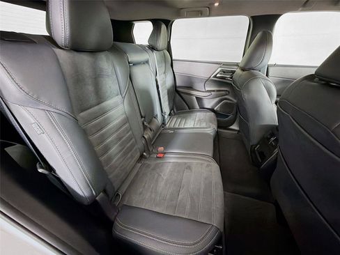 Used 2024 Mitsubishi Outlander SE AWD/4WD image 29