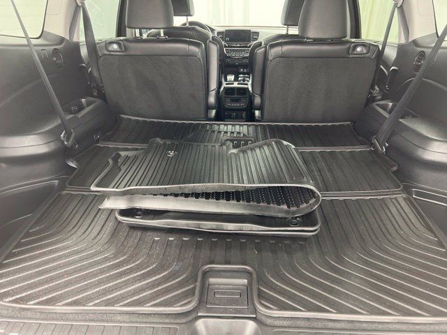 Used 2020 Honda Pilot Touring image 9