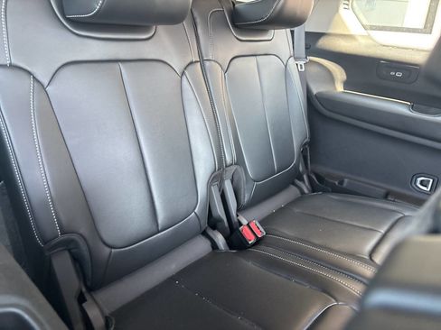 Used 2021 Jeep Grand Cherokee L Limited AWD/4WD image 27