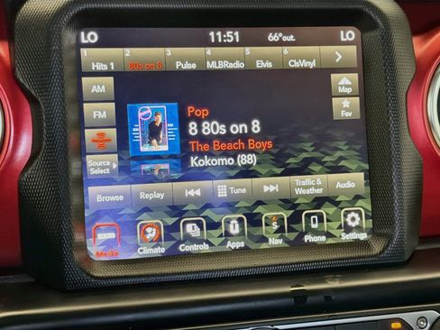 Used 2022 Jeep Gladiator Rubicon w/ LED Lighting Group AWD/4WD image 9