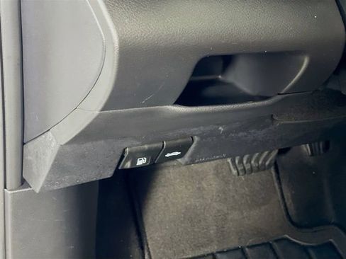 Used 2023 Nissan Kicks SV image 11