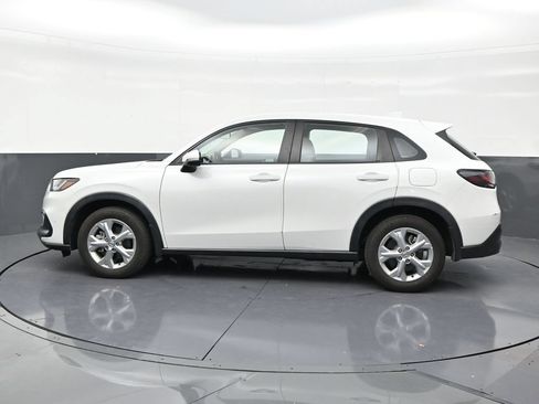 Used 2023 Honda HR-V LX image 2