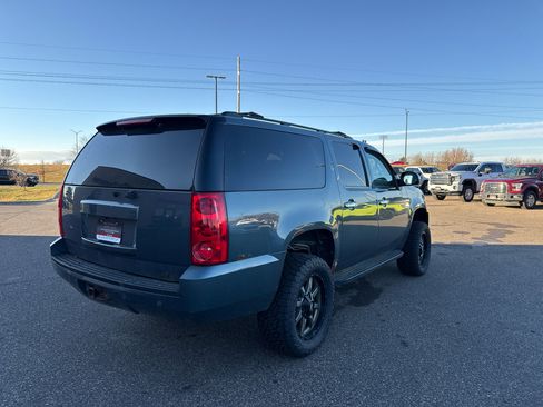 Used 2009 GMC Yukon XL SLT w/ SLT Chrome Edition image 5