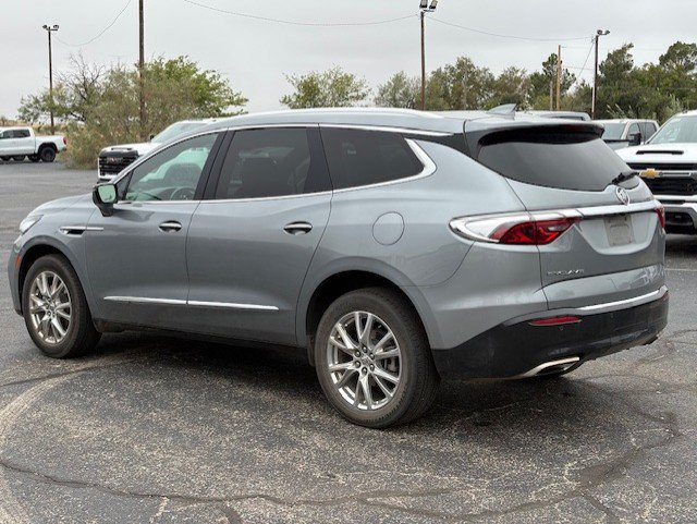 Used 2023 Buick Enclave Essence w/ Experience Buick Package FWD image 4