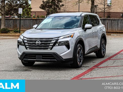 Used 2025 Nissan Rogue SV image 4