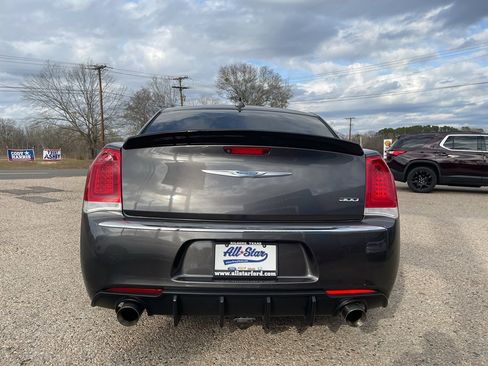Used 2023 Chrysler 300 Touring image 8