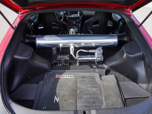 Used 2017 Nissan 370Z NISMO RWD image 31