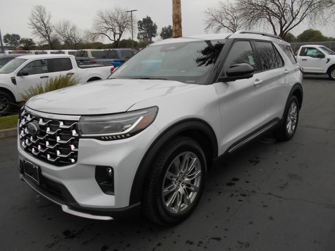 New 2026 Ford Explorer Platinum image 24