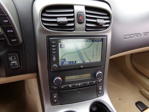 Used 2007 Chevrolet Corvette Coupe w/ Preferred Equipment Group RWD image 19