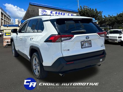 Used 2023 Toyota RAV4 LE AWD/4WD image 5