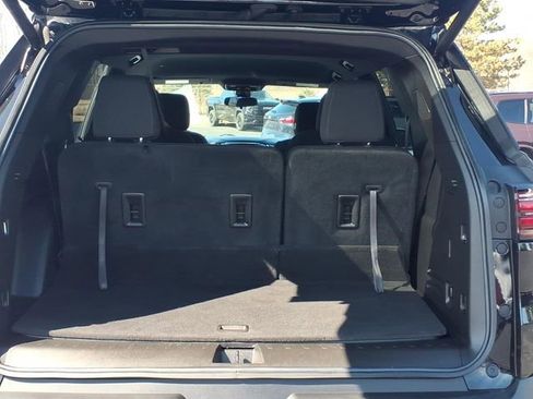 Used 2023 Chevrolet Traverse LT FWD image 5