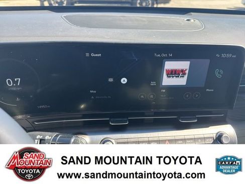 Used 2024 Hyundai Kona Limited image 23