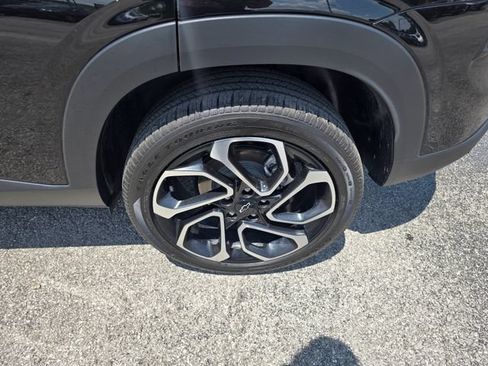 Used 2025 Chevrolet Trax RS w/ Sunroof Package FWD image 31