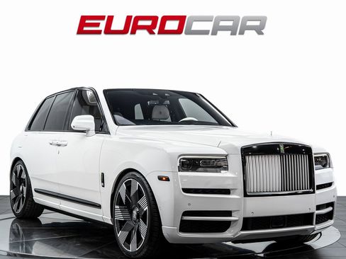 Used 2020 Rolls-Royce Cullinan Black Badge image 9